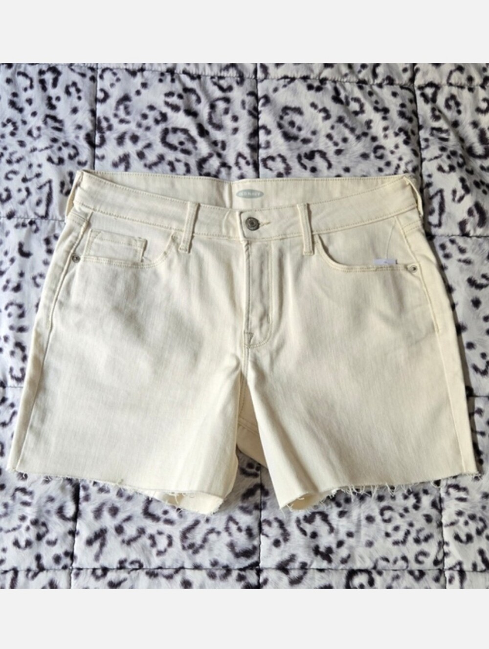 NWT Old Navy Cream 5" Cutoff Jean Shorts Sz 8
